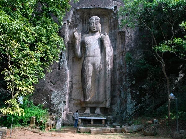 Reswehera Boddha Statue