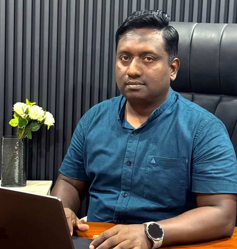 Private Driver Sri Lanka 1 Sri Lanka Driver Hire Owner Ikram