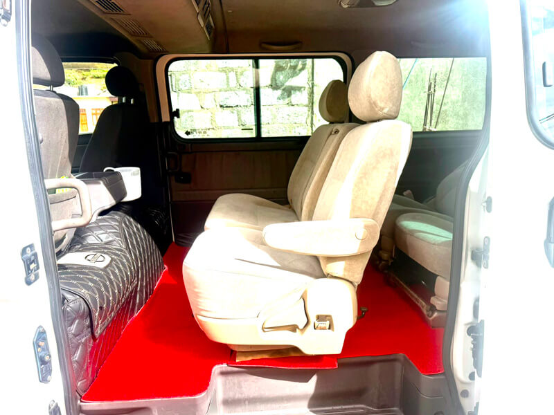 Nissan Caravan 3