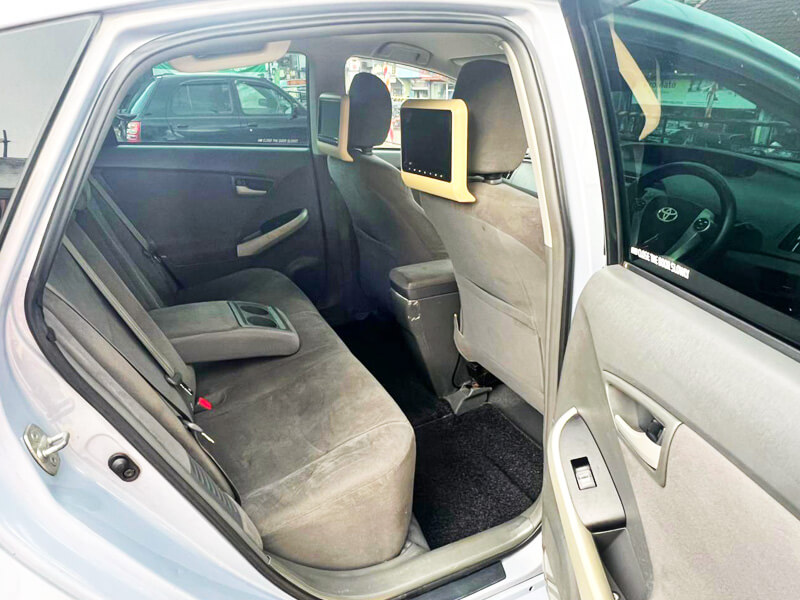 Prius Light Gray 3