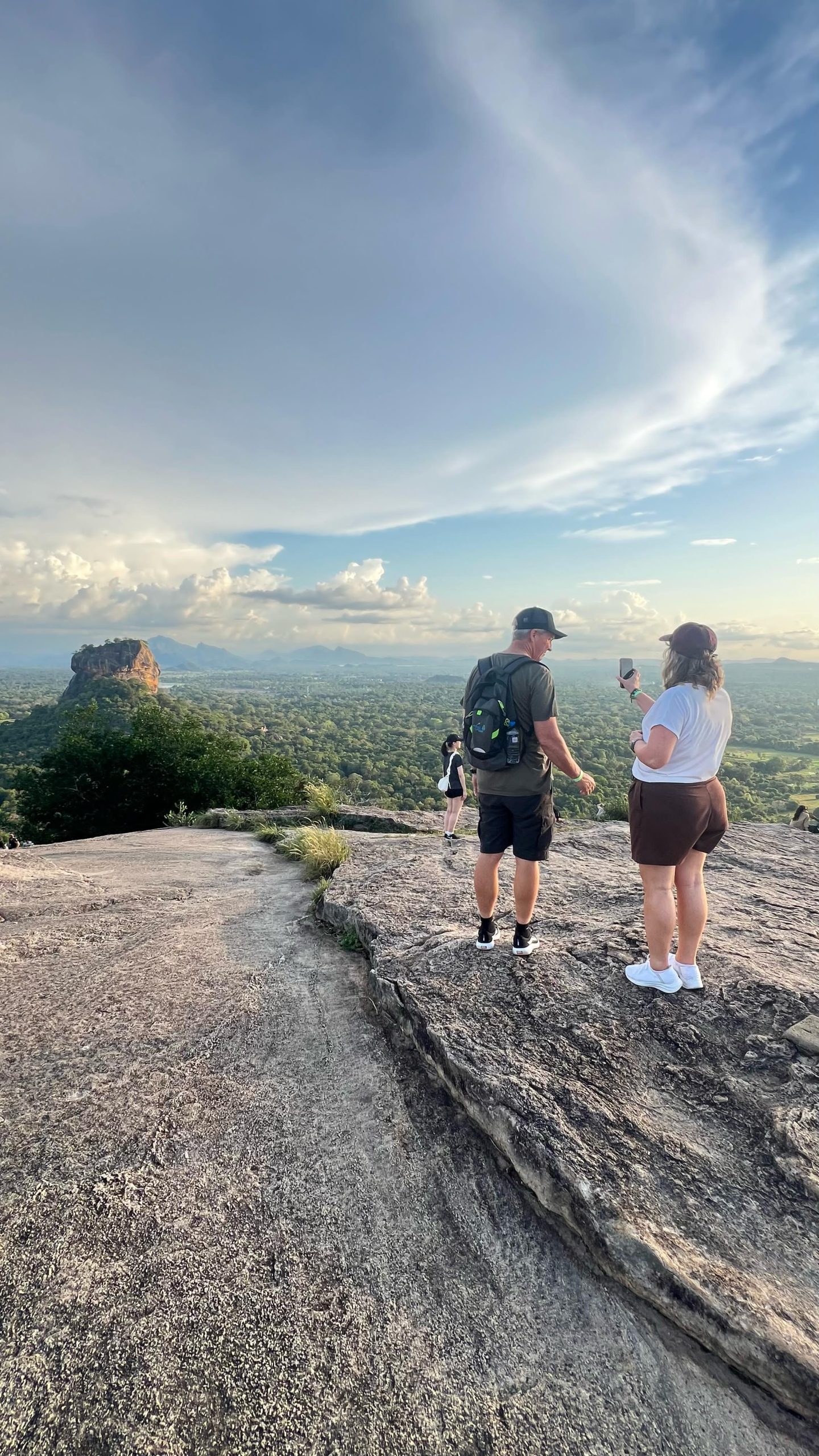 Sri Lanka Cultural Etiquette: Tips for Tourists 2 Sri Lanka landscape and culture